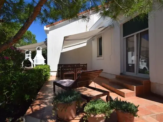 Holiday House in a Quiet Area Near the Sea, Private Garden, Terrace and BBQ - Dış Mekan