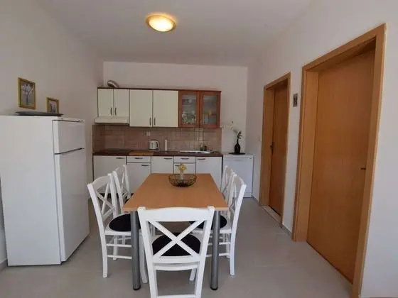 Holiday House in a Quiet Area Near the Sea, Private Garden, Terrace and BBQ - Mutfak