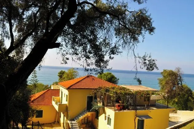 Holiday House Angelos C on Agios Gordios Beach - Dış Mekan