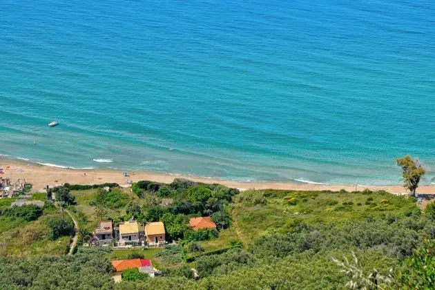 Holiday House Angelos D on Agios Gordios Beach - Plaj
