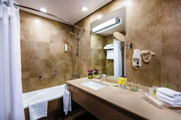 Holiday Inn Al Qasr - Oda
