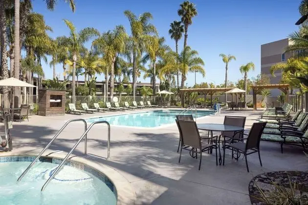 Holiday Inn Bayside - Havuz
