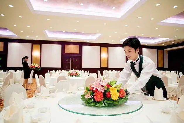 Holiday Inn Beijing Chang An West - Yeme / İçme
