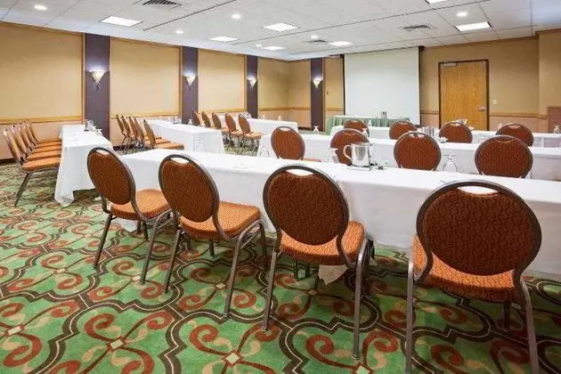 Holiday Inn Bloomington Airport Mall of America