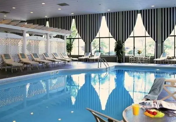 Holiday Inn Boston Bunker Hill Area