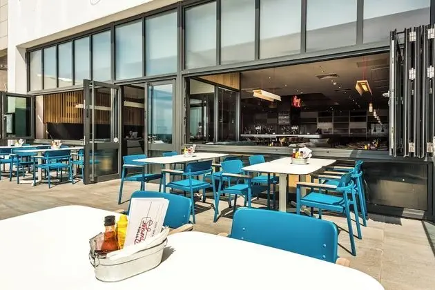 Holiday Inn Brighton Seafront, an IHG Hotel - Yerinde Yemek