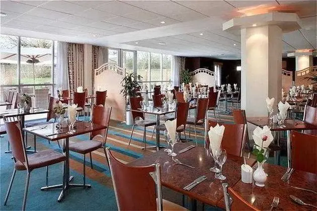 Holiday Inn Bristol Airport - Yeme / İçme