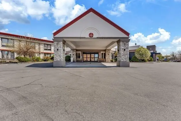 Holiday Inn Buffalo-Intl Airport - Dış Mekan