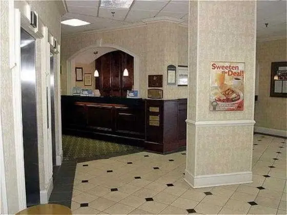 Holiday Inn Charleston-Riverview