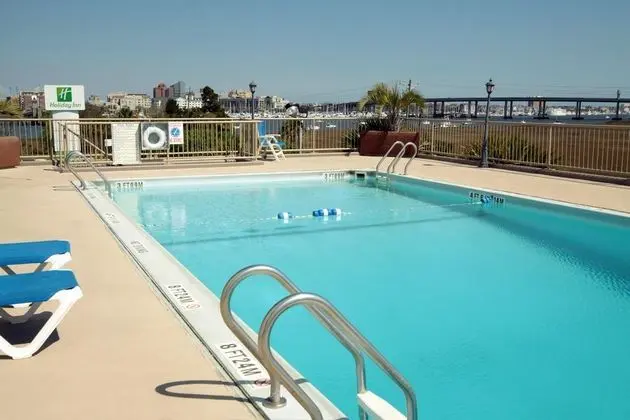 Holiday Inn Charleston-Riverview