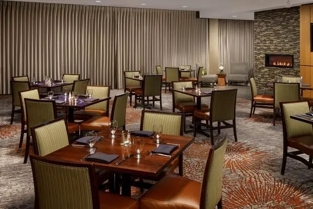 Holiday Inn Charlotte University - Yeme / İçme