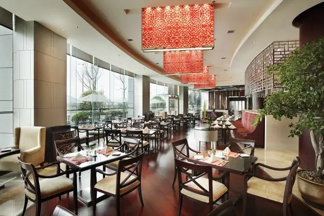 Holiday Inn Chengdu Century City-East tower - Yeme / İçme