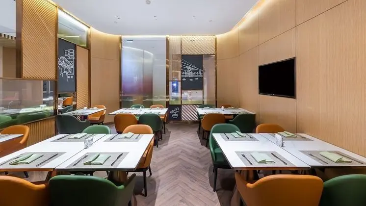 Holiday Inn Chongqing Guanyinqiao, an IHG Hotel - Yerinde Yemek