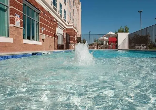 Holiday Inn Dallas Fort Worth Airport S - Havuz