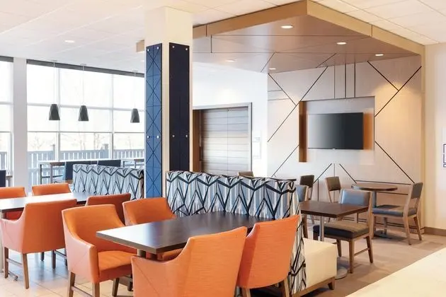 Holiday Inn Dallas Market Center - Dış Mekan