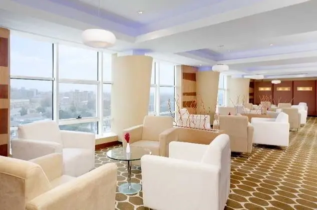 Holiday Inn Dar Es Salaam - Lobi