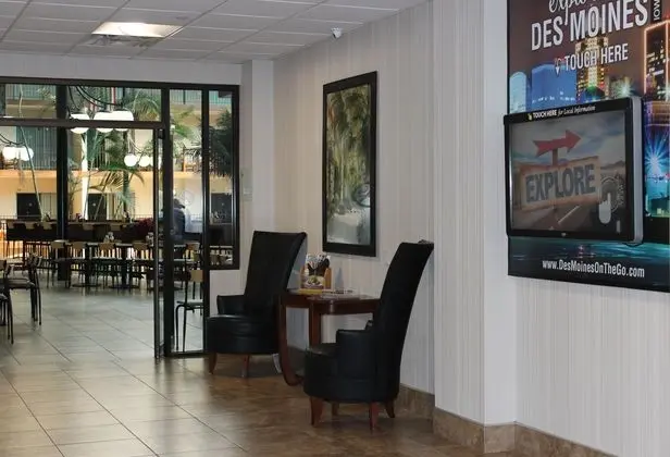 Holiday Inn Des Moines-Airport/Conf Center - Lobi