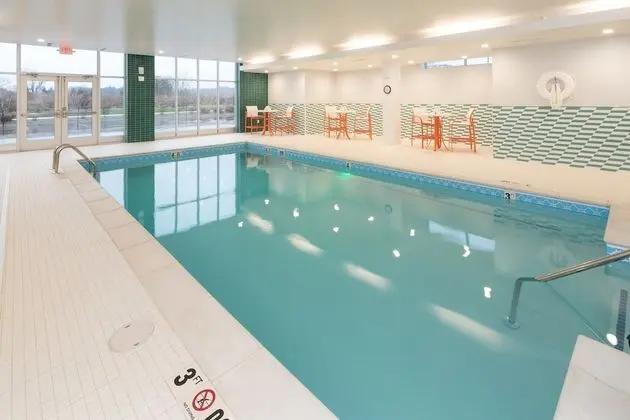 Holiday Inn Detroit Troy, an IHG Hotel - Havuz
