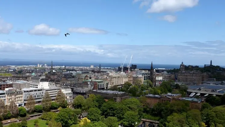 Holiday Inn Edinburgh West - Plaj