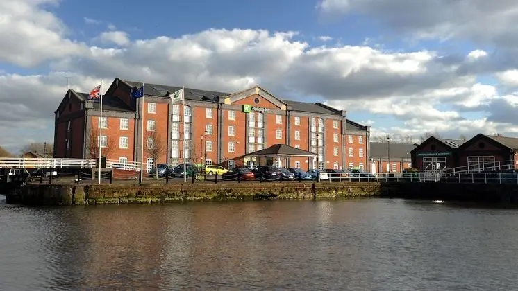 Holiday Inn Ellesmere Port, an IHG Hotel - Dış Mekan