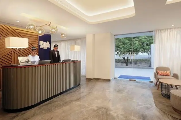 Holiday Inn Express Ahmdabad Prahlad Nagar, an IHG Hotel - Lobi