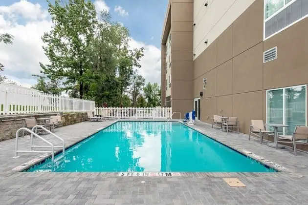 Holiday Inn Express Alachua - Havuz