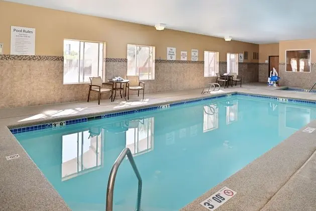 Holiday Inn Express Albuquerque N Bernalillo - Havuz
