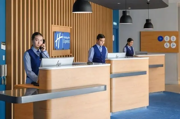 Holiday Inn Express Almaty, An Ihg Hotel - Lobi