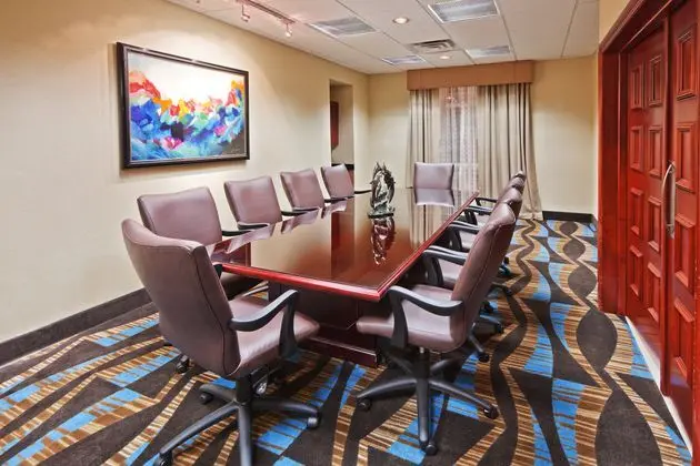 Holiday Inn Express and Suites Oklahoma City Penn - İş / Konferans