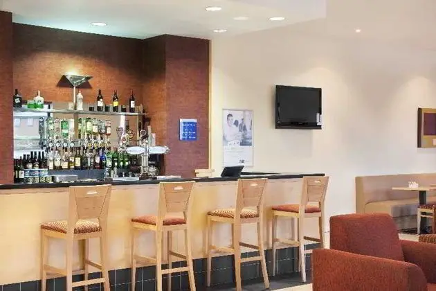 Holiday Inn Express Antrim - Bar