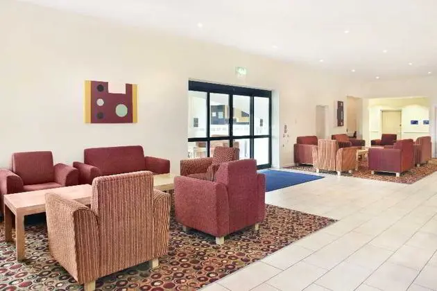 Holiday Inn Express Antrim - Lobi