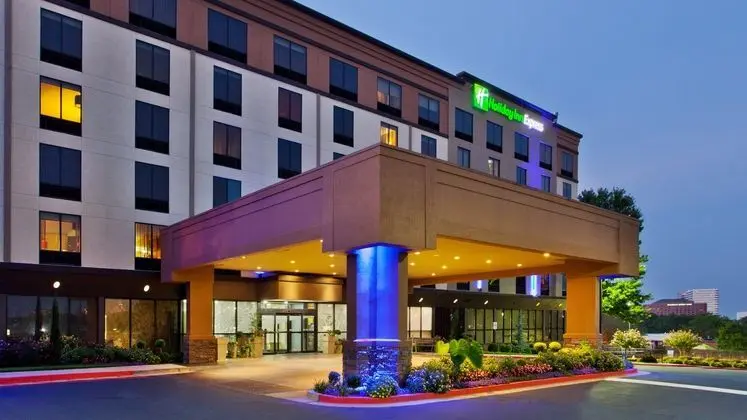 Holiday Inn Express Atlanta Galleria Ballpark Area