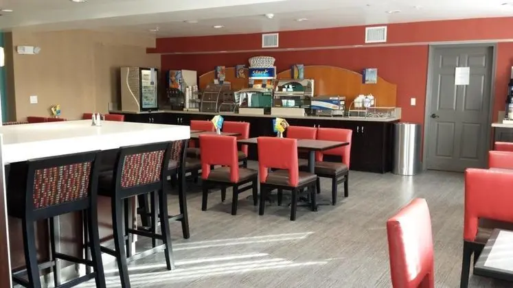 Holiday Inn Express Bakersfield 