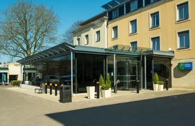 Holiday Inn Express Bath - Dış Mekan