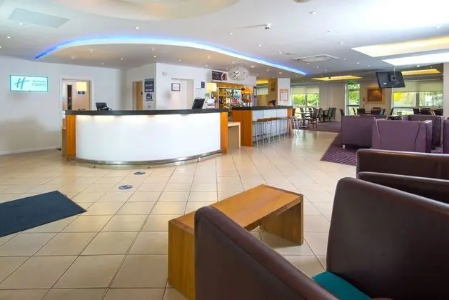 Holiday Inn Express Bedford - Lobi