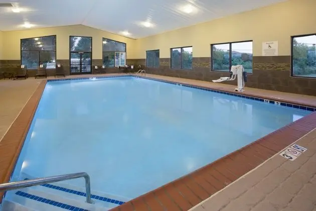 Holiday Inn Express Berea - Havuz