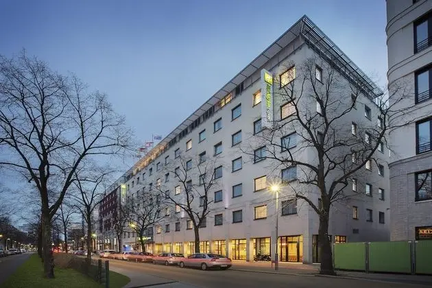 Holiday Inn Express Berlin City Centre, an IHG Hotel