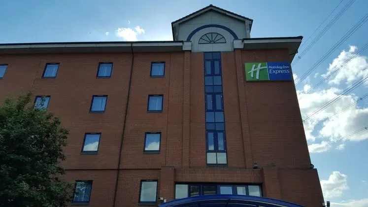 Holiday Inn Express Birmingham Castle Bromwich - Dış Mekan
