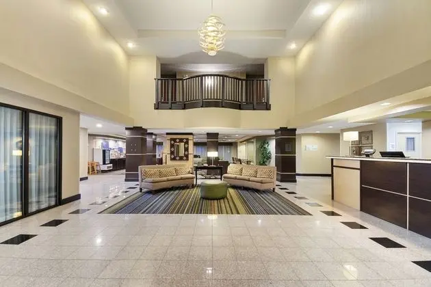 Holiday Inn Express Bloomington West - Dış Mekan