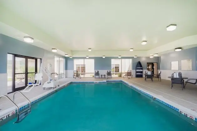 Holiday Inn Express Bloomsburg - Havuz
