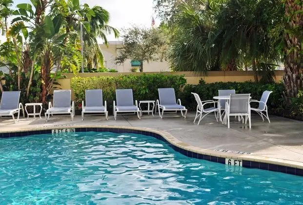Holiday Inn Express Boca Raton-West - Havuz