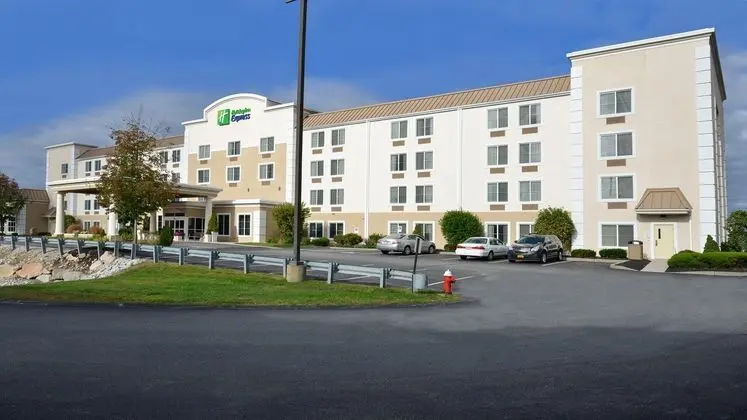 Holiday Inn Express Boston - Milford
