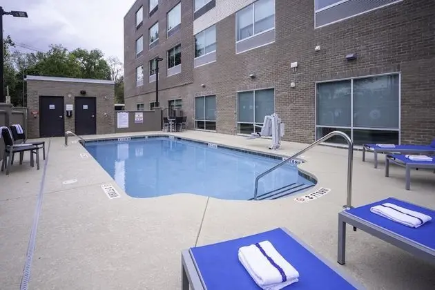 Holiday Inn Express Brevard City Center, an IHG Hotel - Havuz