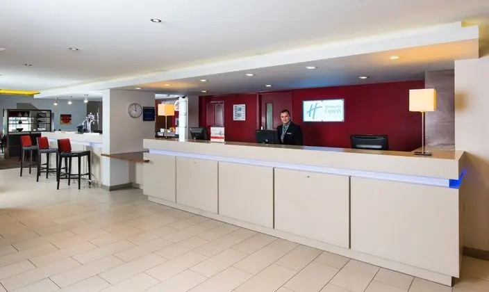 Holiday Inn Express Bristol North - Lobi