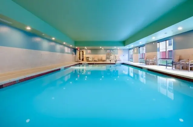Holiday Inn Express Calhoun South, an IHG Hotel - Havuz