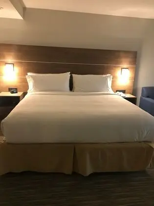 HOLIDAY INN EXPRESS CAMARILLOCAMARILLO