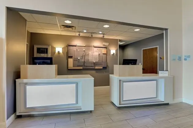 Holiday Inn Express Campbellsville - Dış Mekan
