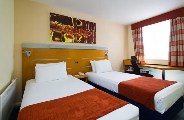 Holiday Inn Express Cardiff Bay - Genel