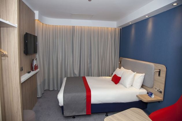 Holiday Inn Express Cardiff Bay