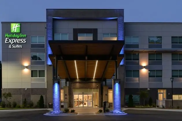 Holiday Inn Express Charlotte - BALLANTYNE